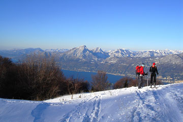 Salita da Prada al Monte Baldo, Cima Costabella innevata, nella splendida giornata di sabato 27 novembre 2010 - FOTOGALLERY