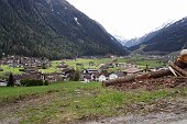 Il_paese_di_Neustif_allinizio_della_Valle_dello_Stubai