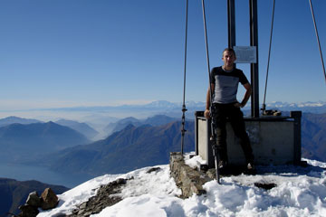 Salita al Monte Legnone con la prima neve in vetta il 25 ottobre 2009 - FOTOGALLERY