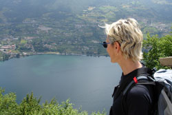 Vista dal Santuario della Madonna della Ceriola sul Lago d'Iseo -  foto da Gigliola Ziglioli 17 maggio 07
