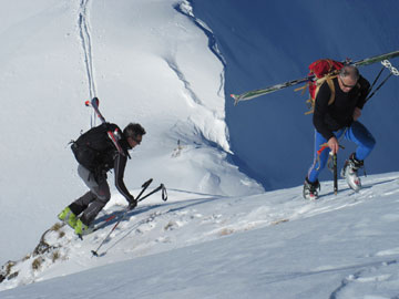 Scialpinistica da Quindicina di Pizzino al Rif. Gherardi, Bocchetta di Regadur in cresta e Monti Aralalta e Baciamorti