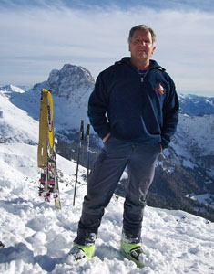 Prima scialpinistica...parto da solo ma, in Timogno, tanti scialpinisti , il 5 dicembre 2009 - FOTOGALLERY