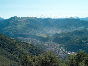 La Val Gandino vista da oltre le antenne del Monte Rena ( Ganda )