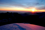 Rosso riflesso sulla neve - foto Luca Vezzoni