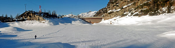 Passaggio sul Lago Marcio ghiacciato - Luca Vezzoni 10 febb. 08
