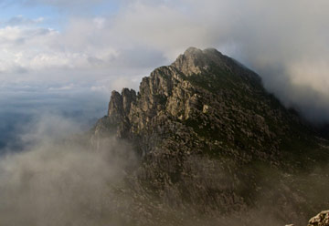 Il primo sorgere del sole tra le nuvole in ALBEN CIMA CROCE, il 15 luglio 2011...spettacolo! - FOTOGALLERY
