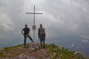 Spettacolare camminata  sul Pizzo del Becco ed oltre, scendendo poi di vetta in vetta alle Baite di Mezzeno il 12 giugno 2010  - FOTOGALLERY