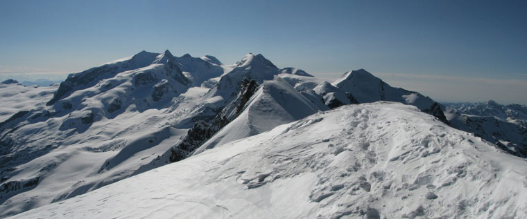 Panoramica da Cima Breithorn (4165 m.) verso il gruppo del Rosa 