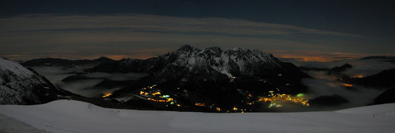 Panoramica notturna dal Rifugio Capanna 2000 il 31 dicembre 2009
