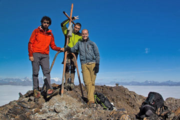 Sul Pizzo del Diavolo della Malgina (2926 m.) il cielo è blu sopra le nuvole il 9 ottobre 2010 - FOTOGALLERY