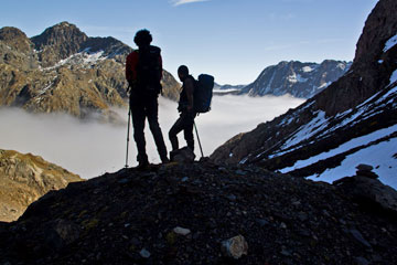 Sul Pizzo del Diavolo della Malgina (2926 m.) il cielo è blu sopra le nuvole il 9 ottobre 2010 - FOTOGALLERY