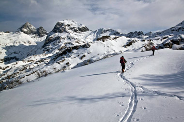 Salita invernale da Carona al MONTE MADONNINO e RESEDA l'11 febbraio 2012  - FOTOGALLERY