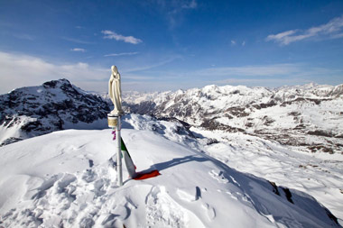 Salita invernale da Carona al MONTE MADONNINO e RESEDA l'11 febbraio 2012  - FOTOGALLERY