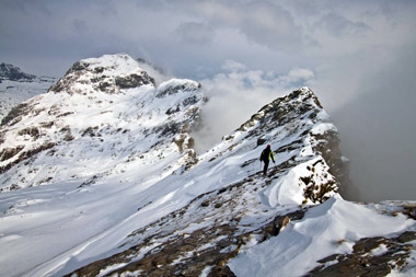 Salita invernale da Carona al MONTE MADONNINO e RESEDA l'11 febbraio 2012  - FOTOGALLERY