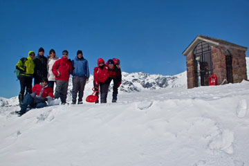 Allegra Pasquetta sulla fresca abbondante neve pasquale ai Piani dell'Avaro e al Monte Foppa ( lunedì 5 aprile 2010) - FOTOGALLERY