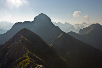 Impegnativa salita da S. Simone al Monte Pegherolo e passaggio sul Monte Cavallo con discesa dalla Val Terzera - FOTOGALLERY