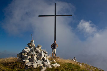 Impegnativa salita da S. Simone al Monte Pegherolo e passaggio sul Monte Cavallo con discesa dalla Val Terzera - FOTOGALLERY