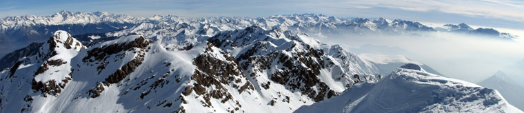 Panoramica invernale dalla vetta del Pizzo Tre Signori sulle Orobie circostanti