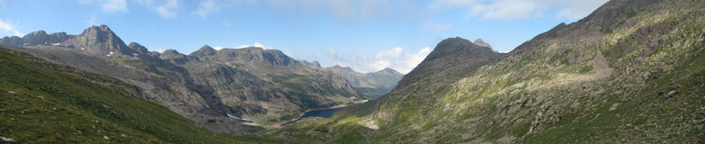 Panoramica dai pressi del Passo d'Aviasco verso il Lago Colombo