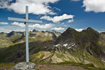 Dalle Baite di Mezzeno cavalcata ad anello al Pradella, Cime di Valsanguigno, Farno, Cima Giovanni Paolo II° - FOTOGALLERY