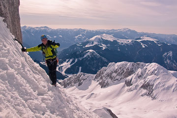 Alpinistica invernale con Sergio e Matu sulla Regina delle Orobie, la Presolana, con casco, ramponi e imbragatura - FOTOGALLERY
