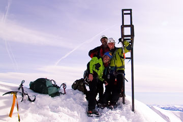 Alpinistica invernale con Sergio e Matu sulla Regina delle Orobie, la Presolana, con casco, ramponi e imbragatura - FOTOGALLERY