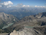 Dalla vetta dell'Adamello verso la Val d'Avio e ilrif.Garibaldi - foto Marco Caccia 21 luglio 07