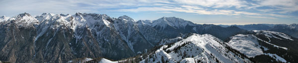 Dal Pizzo Badile vista sulle Orobie, le Torcole, la Valle Brembana, la pianura - foto Marco Caccia 26 genn. 08
