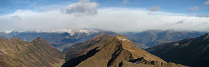 Sole sulle Orobie...perturbazione sulle Alpi Retiche - foto Marco Caccia 10 nov. 07