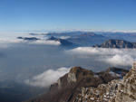 Dal Resegone vista verso le Alpi oltre la nebbia padana - foto Marco Caccia