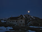 La luna sorge sul Venturosa - foto Marco Caccia