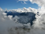 Dal Passo Portula verso la Val Seriana...cime tra le nuvole - foto Marco Caccia 27 ott 07