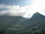 Nebbie mattutine sulle cime del Farno e del Corte - foto Marco Caccia 9 giugno 07