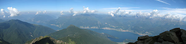 Panoramica dal Monte Legnone verso il Lago di Como - foto Marco Caccia