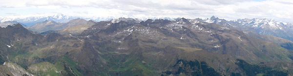 Panoramica dall'Arera verso Le Orobie e le Alpi - foto Marco Caccia