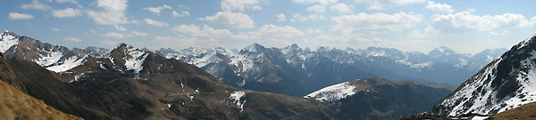 Panoramica dal Passo di Verrobbio con vista dal Fioraro al Menna - foto  Marco Caccia 14 aprile 2007