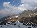 Dal canalino del Poris verso la val Camisana, il m.te Masoni e l'Aga - foto Marco Caccia  29 aprile 2007