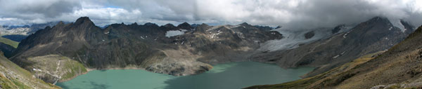 Panoramica dal rif 3A verso il Lago dei Sabbioni e i monti che lo circondano - foto Marco Caccia