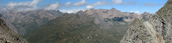Panoramica sui monti della Val Toggia e Val Formazza con sullo sfondo i 4000 - foto Marco Caccia