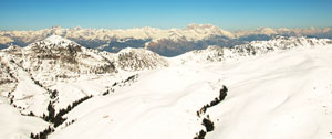 Il mare di neve della Montagnina con lo sfondo - foto Marco Presti 9 febb. 08