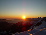 Rosso tramonto invernale con vista di Valzurio da localita' Ferrantino in Val di Scalve - foto Massimo Rota