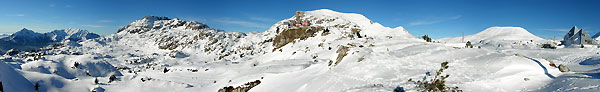 Panoramica ai Piani d'Artavaggio con i Rif. Nicola e Cazzaniga - foto Mauro Gritti 20 genn. 08