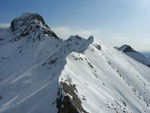 Verso il Pegherolo  (1391) e il mionte Secco (2293) sulla dx - foto Mauro Gritti