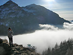 Vista sulla Val Biandino inondata in valle da nubi basse - foto Mauro Gritti