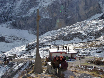 Salita da Colere al Rifugio Albani (1939 m.) con la prima neve il 20 ottobre 2010 - FOTOGALLERY