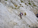 Breve tratto verticale attrezzato con una fune d'acciaio - foto Augusta 12 ag 07