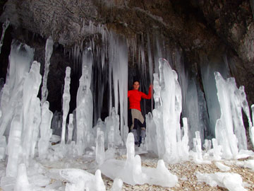 Salita e...risalita ivernale con ciaspole e anche ramponi alla Grotta dei Pagani in Presolana il 6 e il 30 gennaio 2010 - FOTOGALLERY