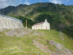 La chiesetta di S.Stefano ai piedi dell'omonima diga, in Val di Quai - foto Tina Marmot 17 giugno 07