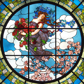 La Primavera, splendida vetrata del Beltrami nel Salone delle Feste del Casin� - foto Piero Gritti