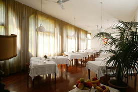 Sala da pranzo - (foto Alberto Quarenghi)